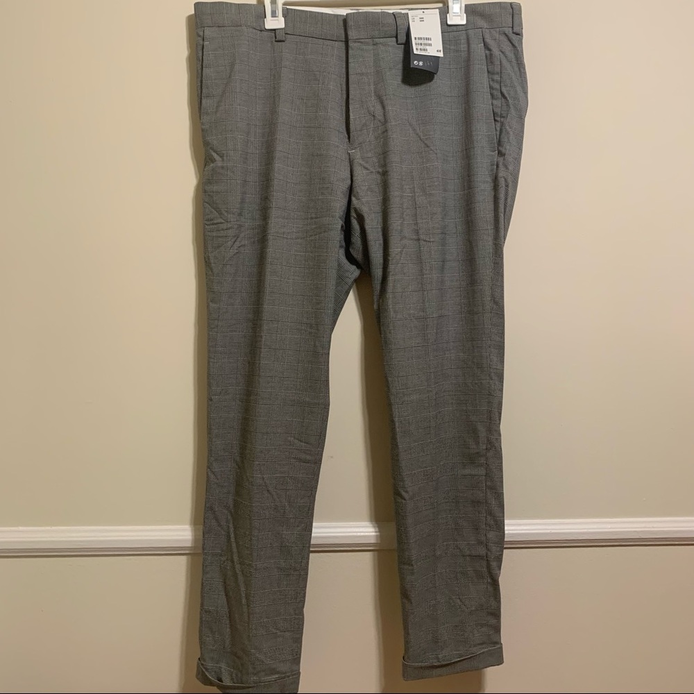 H&M Black and White Checkered Skinny Fit Suit Pants. Size 38R. New with Tags.